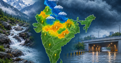 Illustrated map of India showing heavy rain, thunderstorms and possible flooding across northern and central regions.